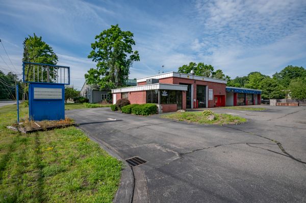 386 Daniel Webster Hwy.