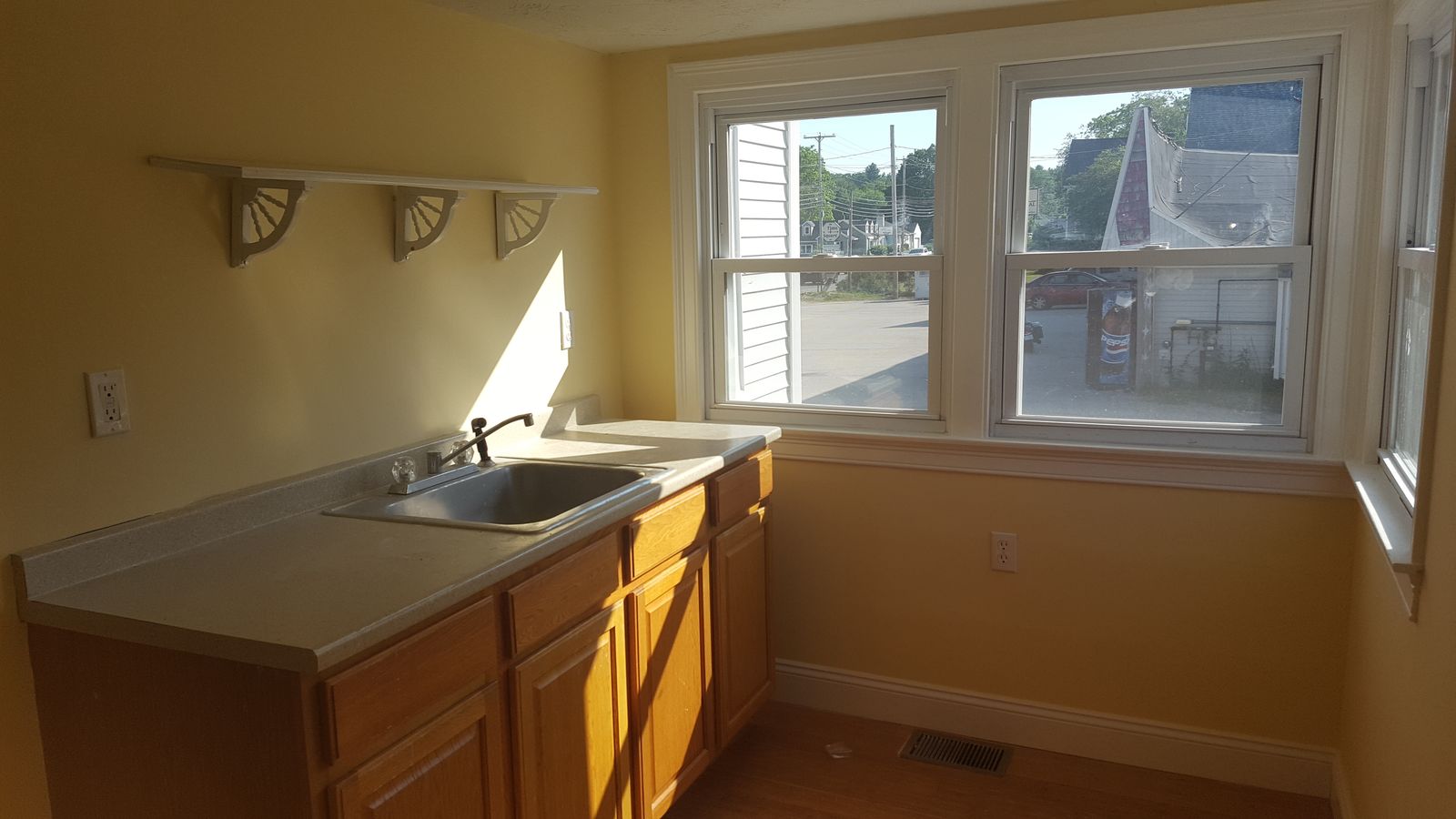 Photo 8 of 216 NH 111