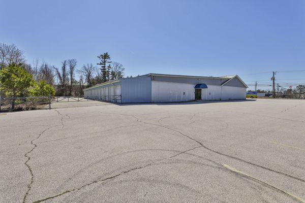 1371 Hooksett Rd.