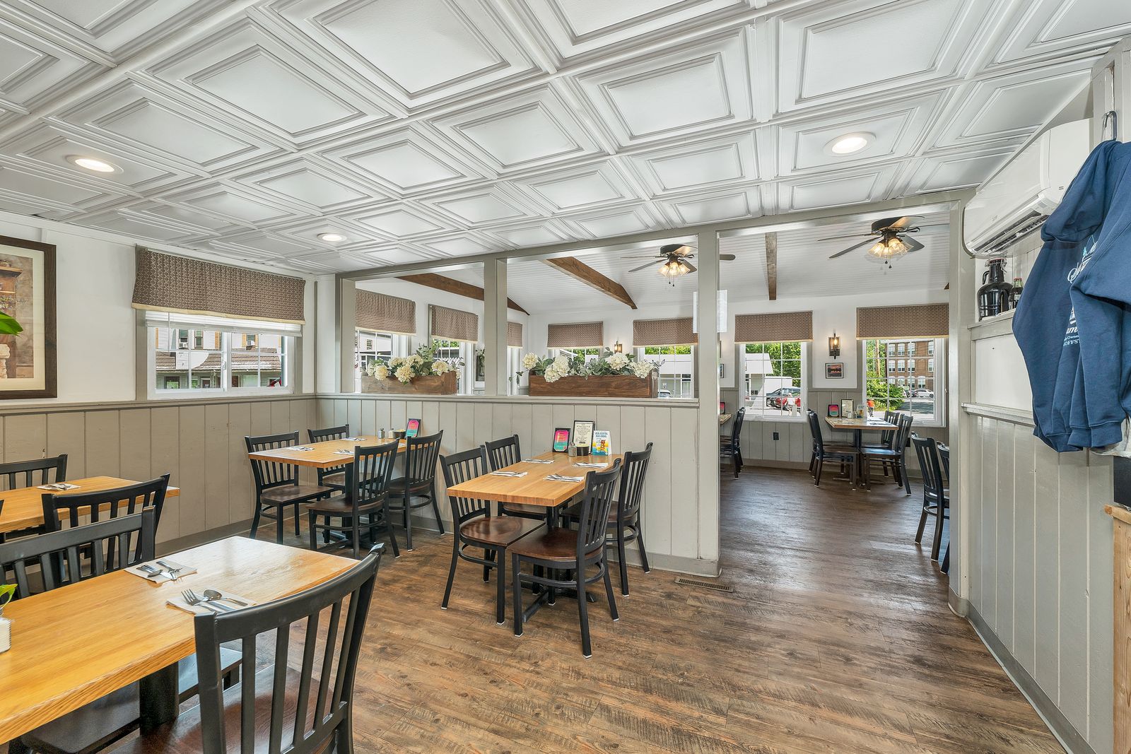 Photo 9 of Putnam's Waterview Restaurant