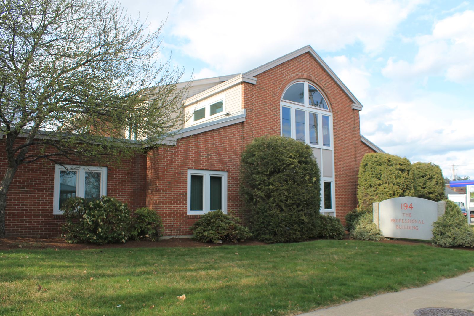 Photo 1 of 194 Pleasant Street