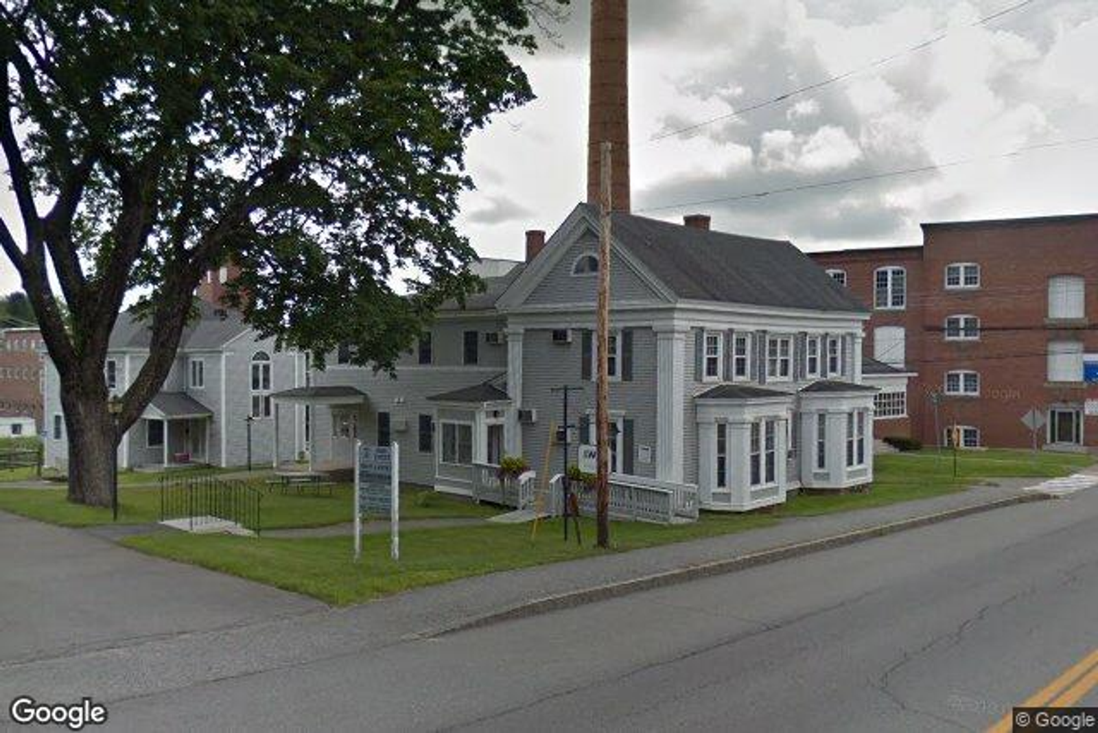 Photo 8 of 161 Main St