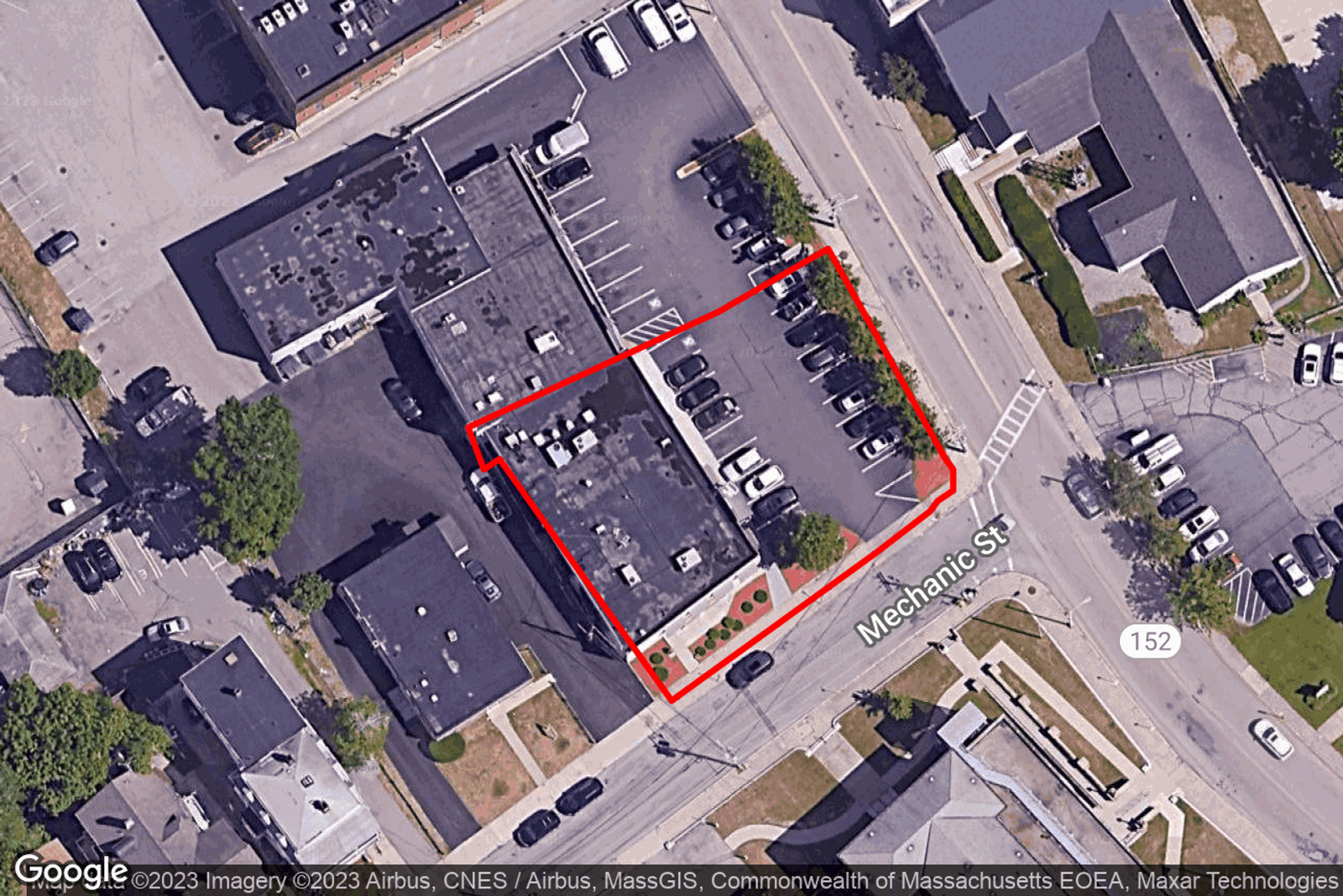 Photo 4 of 104 N Main St