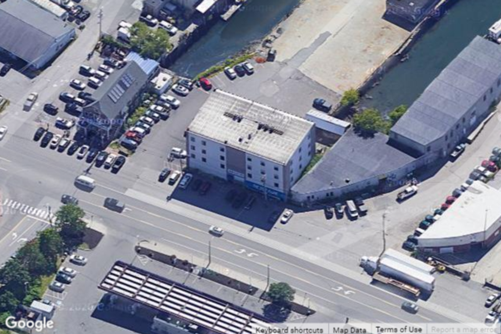 Photo 14 of 400 Commercial St