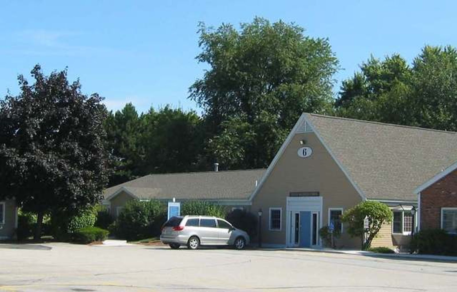 Photo 11 of 601 Riverway Pl