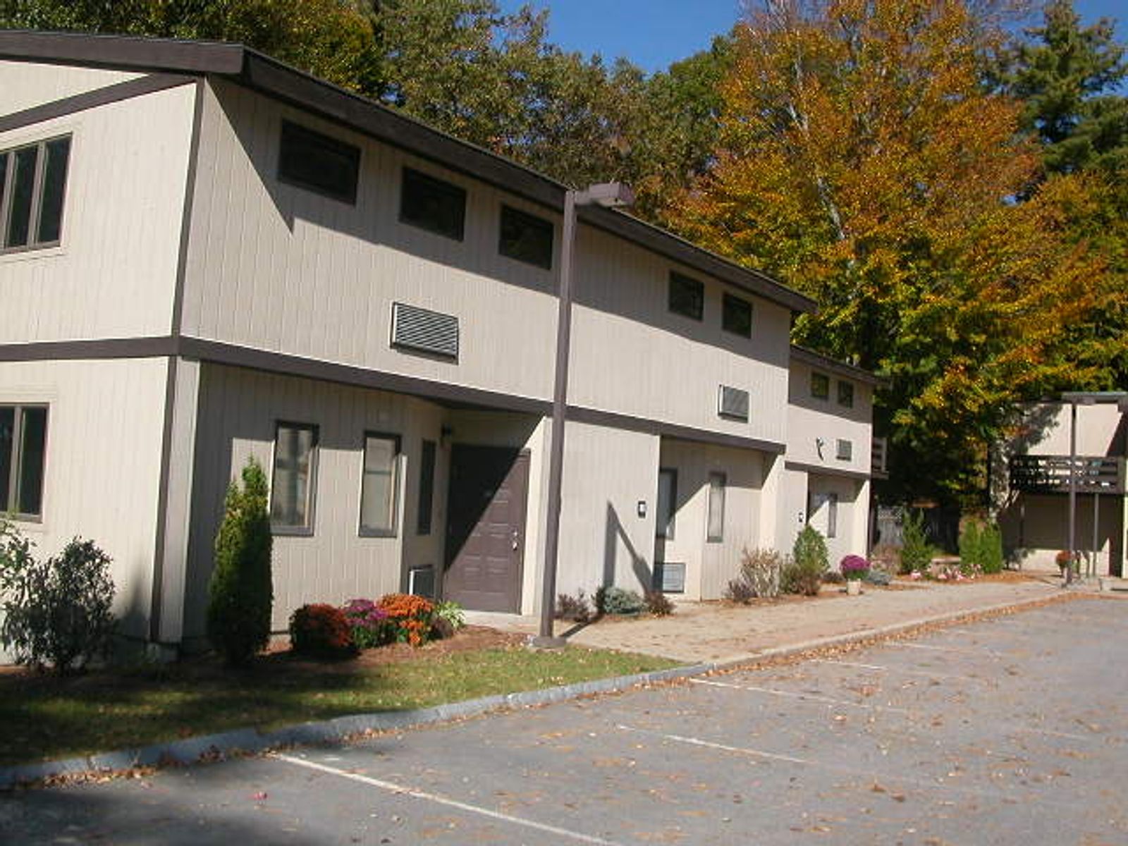 Photo 1 of 40 Beechwood Dr