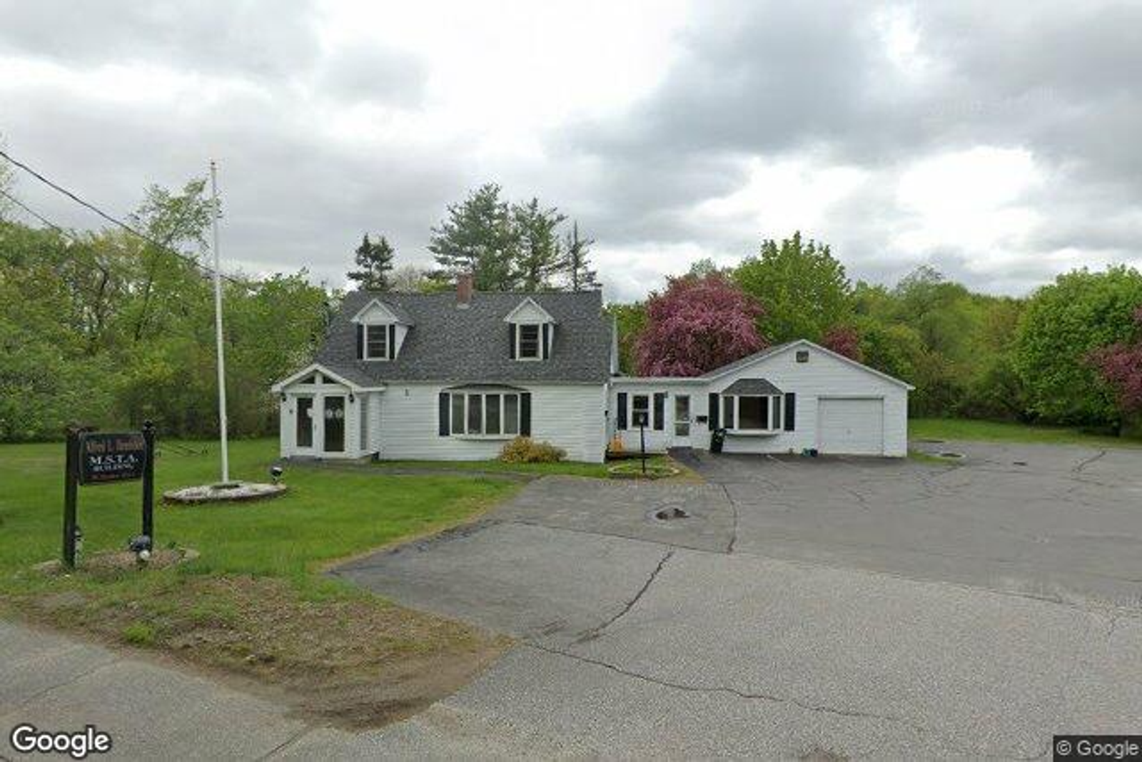 Photo 9 of 28 Meadow Rd