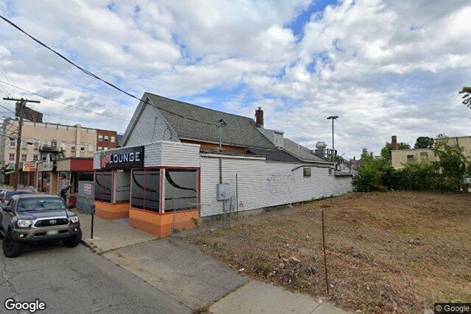 Photo 2 of 14 W Hollis Street