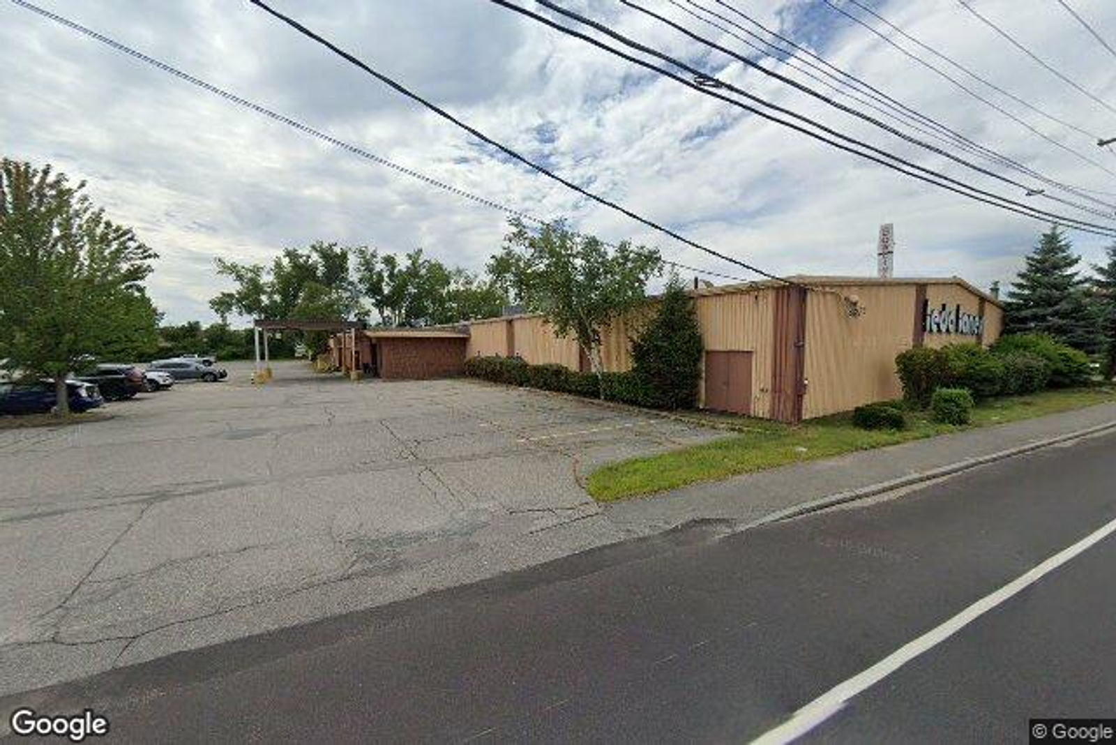 Photo 4 of 340 Amherst St.