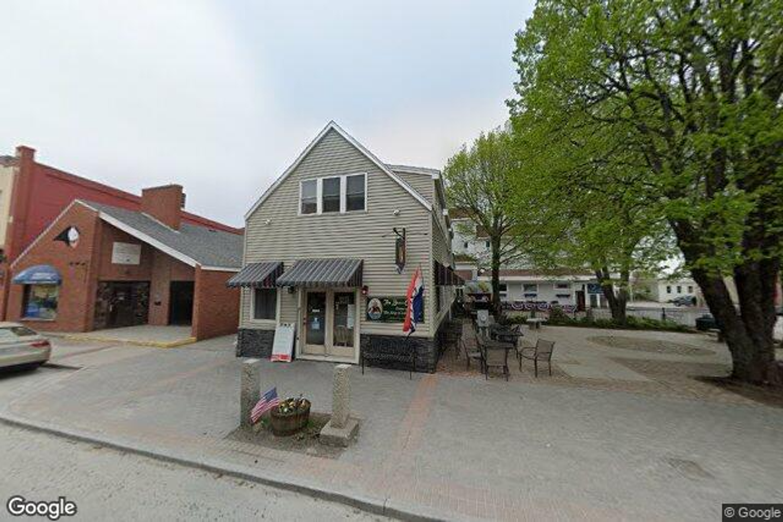 Photo 16 of 305 Main St