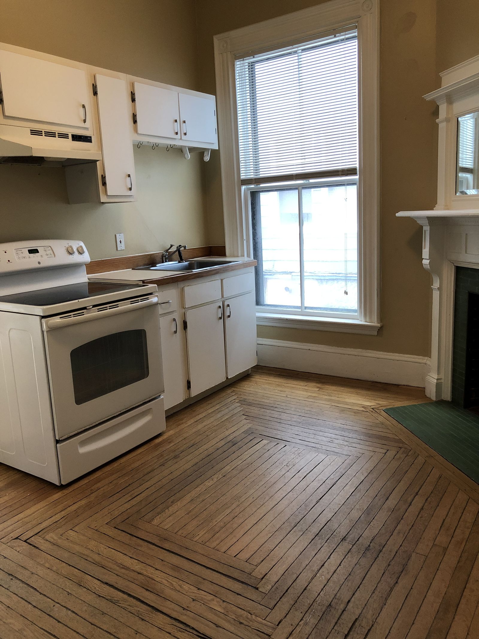 Photo 10 of 481 Cumberland Ave