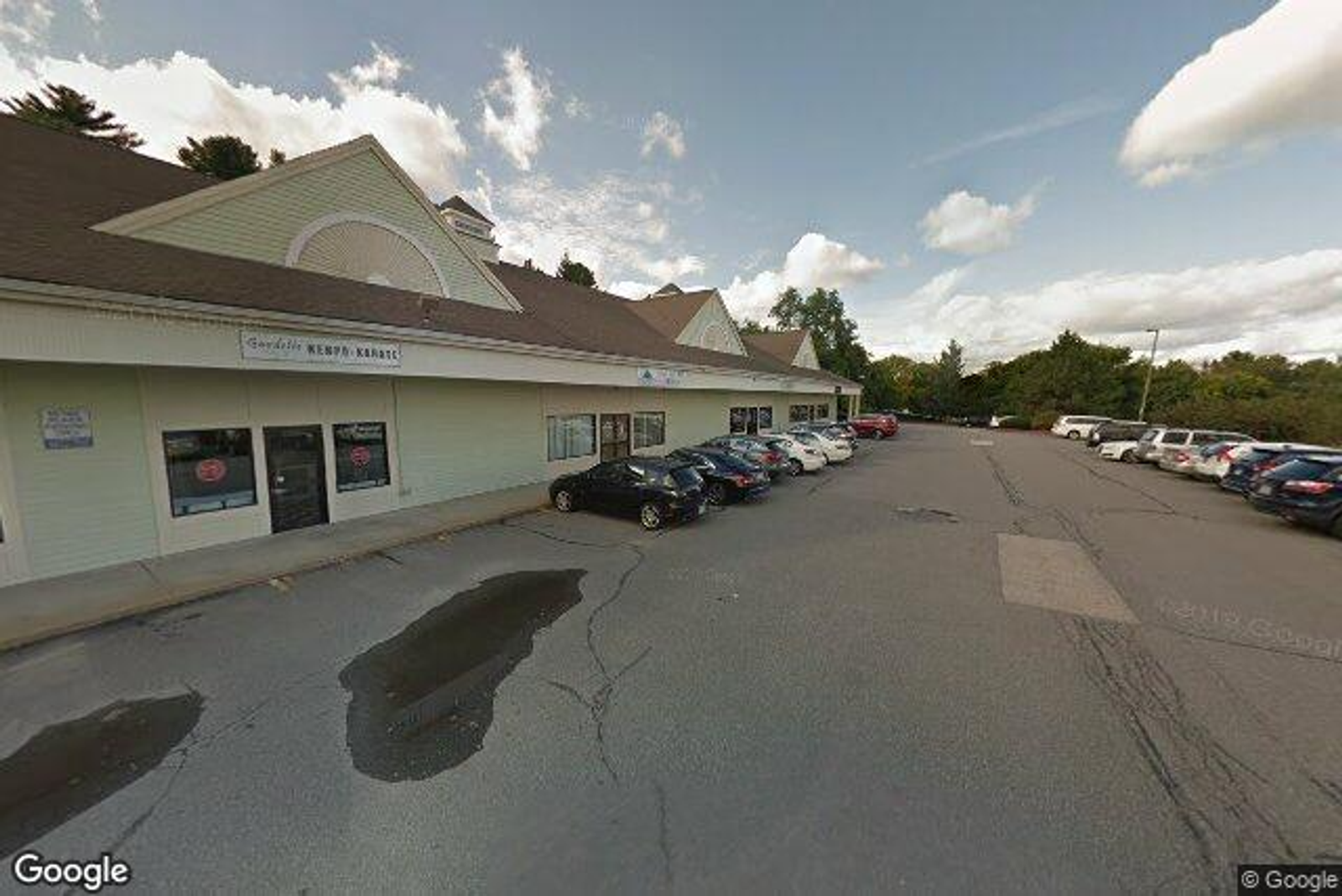 Photo 6 of 383 E Dunstable Rd