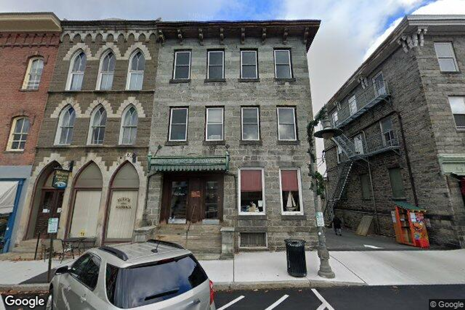 Photo 10 of 31 Bridge Street