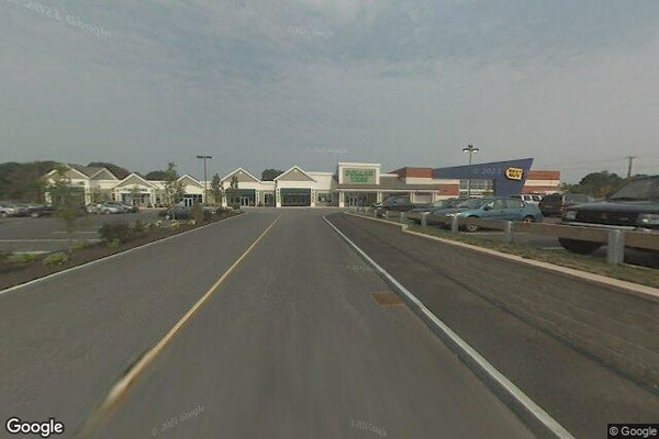 105 Topsham Fair Mall Rd