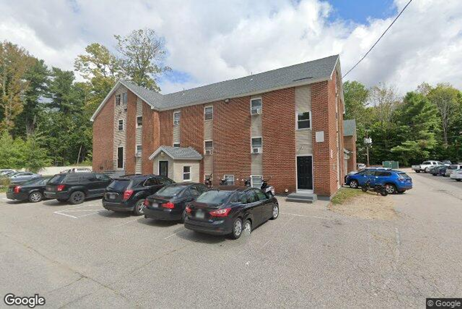 Photo 4 of 10 - 14 Strafford Ave.
