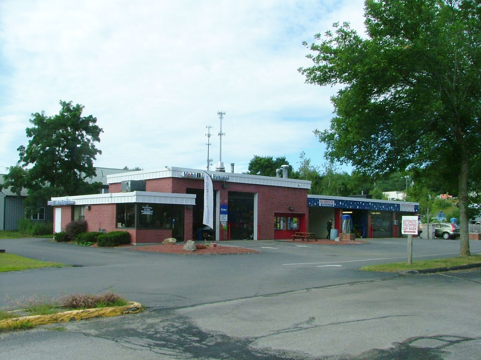 Photo 1 of 386 Daniel Webster Hwy.