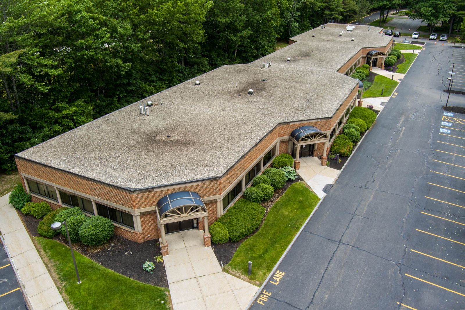 Photo 6 of 400 Southborough Dr 