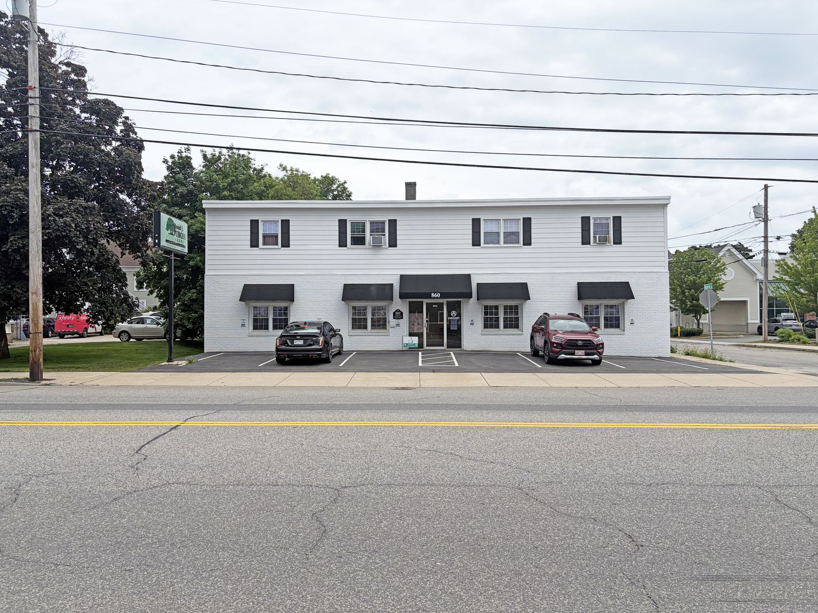 Photo 3 of 860 Main Street