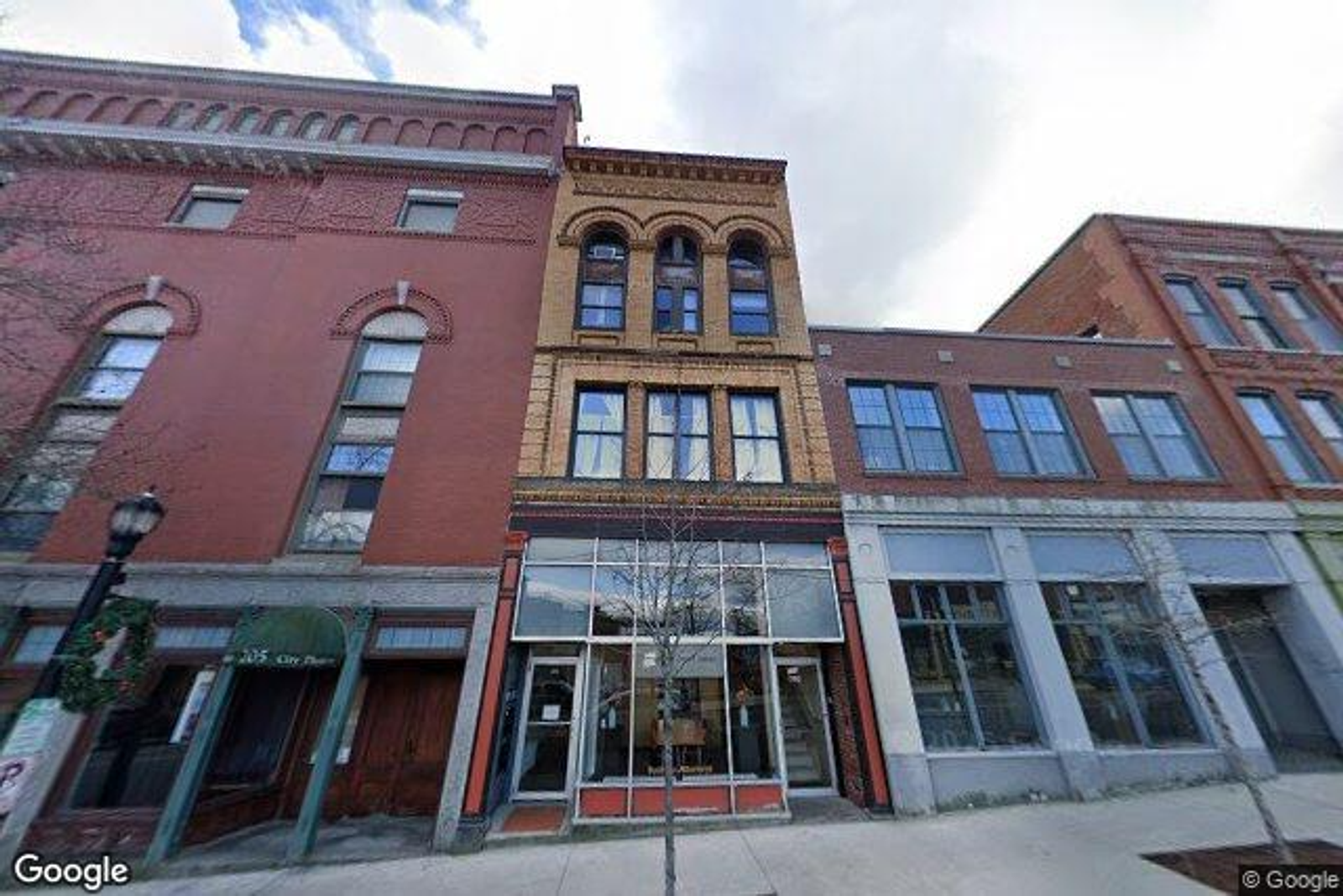 Photo 10 of 215 Main St