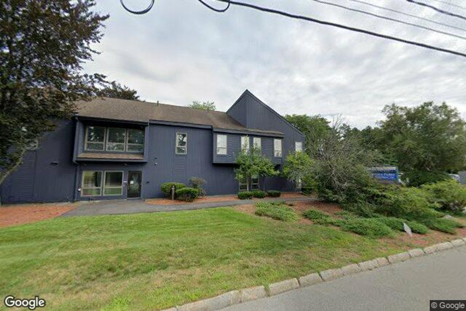 Photo 5 of 29 Riverside St
