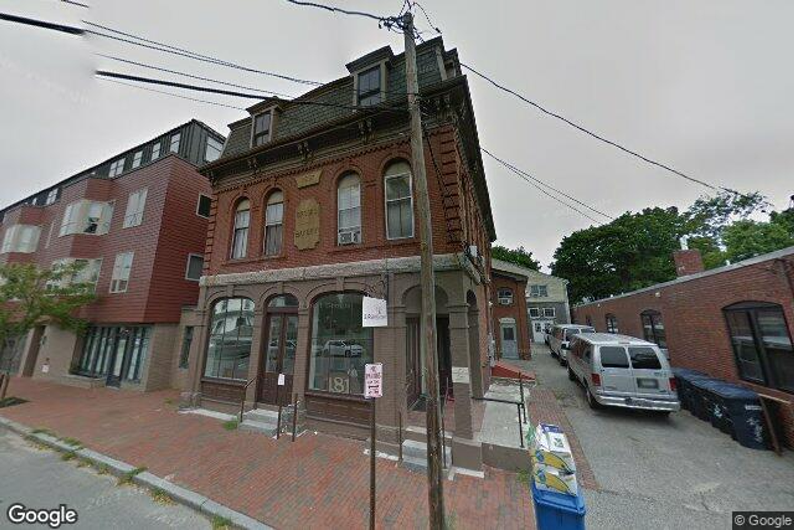 Photo 38 of 181 Brackett St